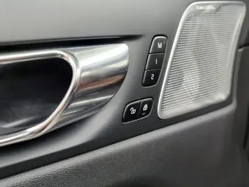 2021 Volvo XC60 с пробегом 95 255 км