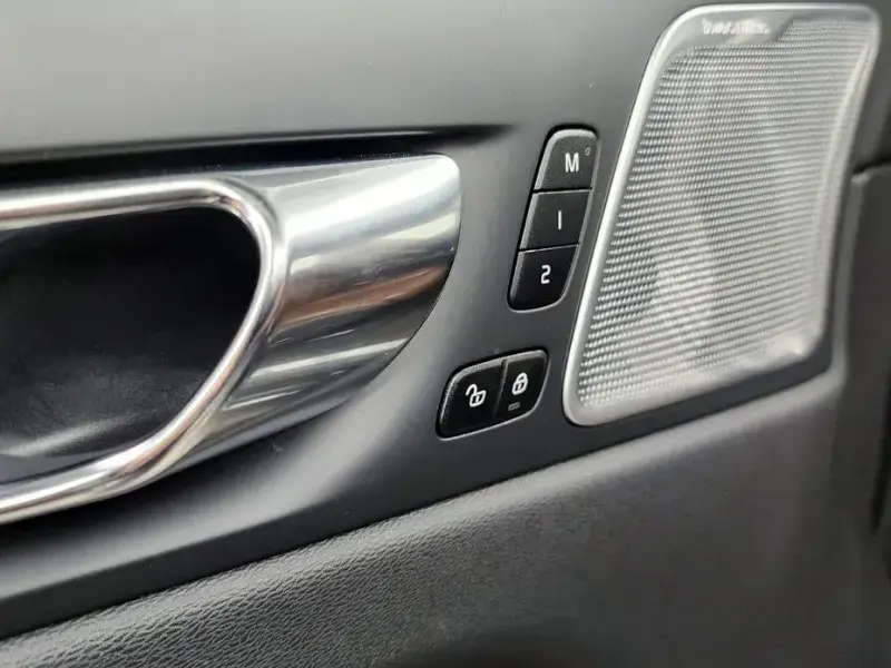 2021 Volvo XC60 с пробегом 95 255 км