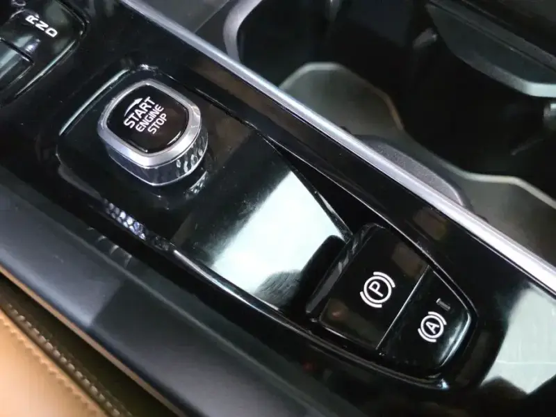 2022 Volvo XC60 с пробегом 53 166 км