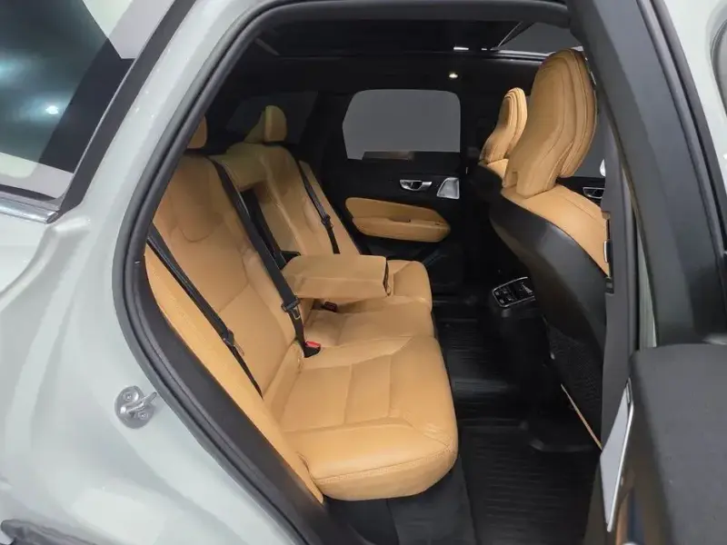 2022 Volvo XC60 с пробегом 53 166 км