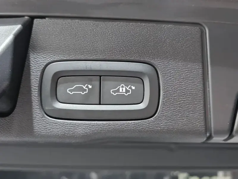 2022 Volvo XC60 с пробегом 53 166 км