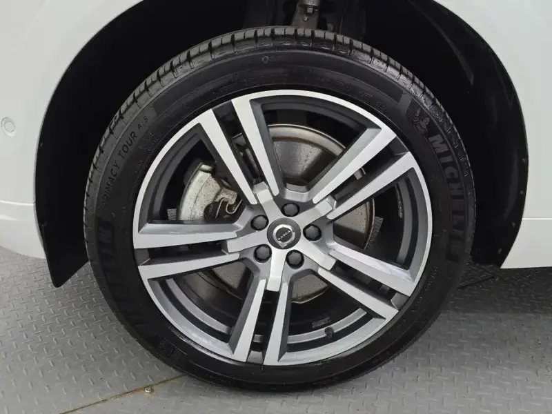 2020 Volvo XC60 с пробегом 83 825 км
