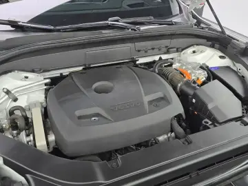 2020 Volvo XC60 с пробегом 83 825 км
