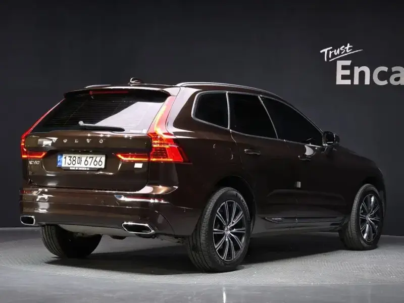 2021 Volvo XC60 с пробегом 69 667 км
