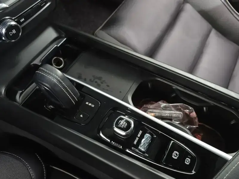 2020 Volvo XC60 с пробегом 83 825 км