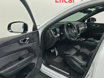 2020 Volvo XC60 с пробегом 83 825 км