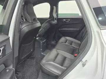 2020 Volvo XC60 с пробегом 83 825 км