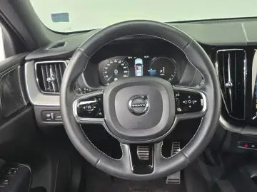 2020 Volvo XC60 с пробегом 83 825 км