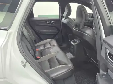 2020 Volvo XC60 с пробегом 83 825 км