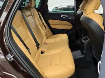 2021 Volvo XC60 с пробегом 69 667 км