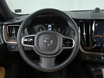2021 Volvo XC60 с пробегом 69 667 км