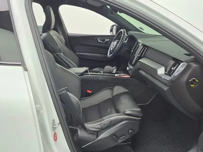 2020 Volvo XC60 с пробегом 83 825 км