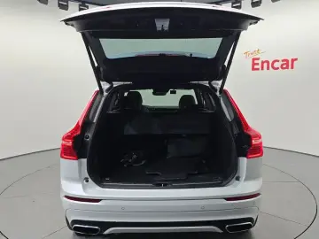 2020 Volvo XC60 с пробегом 83 825 км