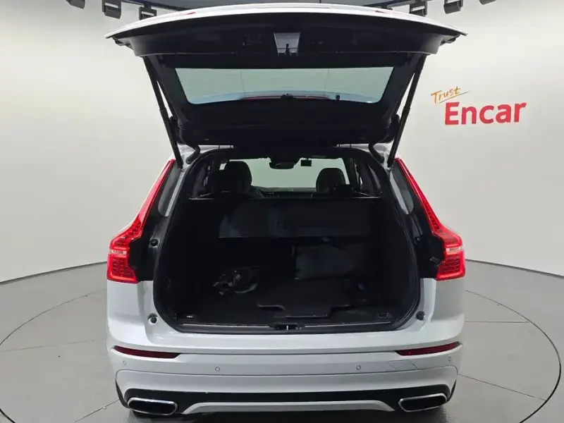 2020 Volvo XC60 с пробегом 83 825 км