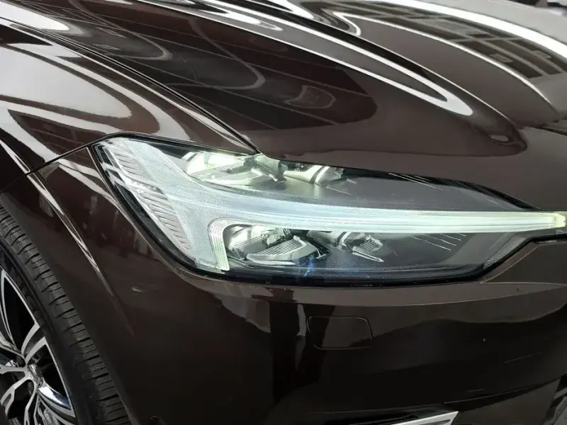 2021 Volvo XC60 с пробегом 69 667 км