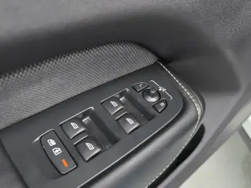 2020 Volvo XC60 с пробегом 83 825 км