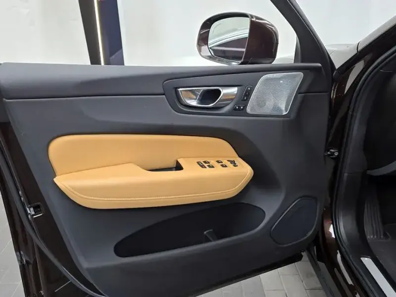 2021 Volvo XC60 с пробегом 69 667 км