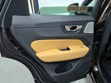 2021 Volvo XC60 с пробегом 69 667 км