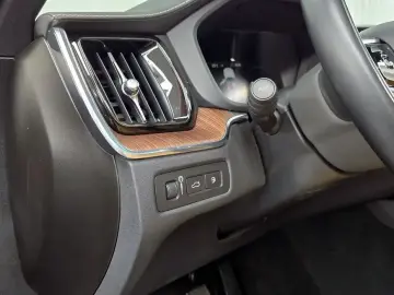 2021 Volvo XC60 с пробегом 69 667 км