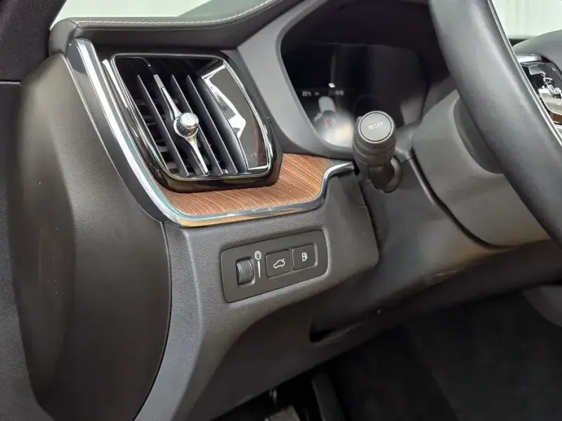 2021 Volvo XC60 с пробегом 69 667 км