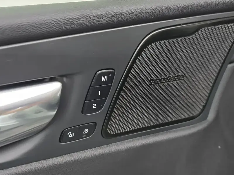 2020 Volvo XC60 с пробегом 83 825 км