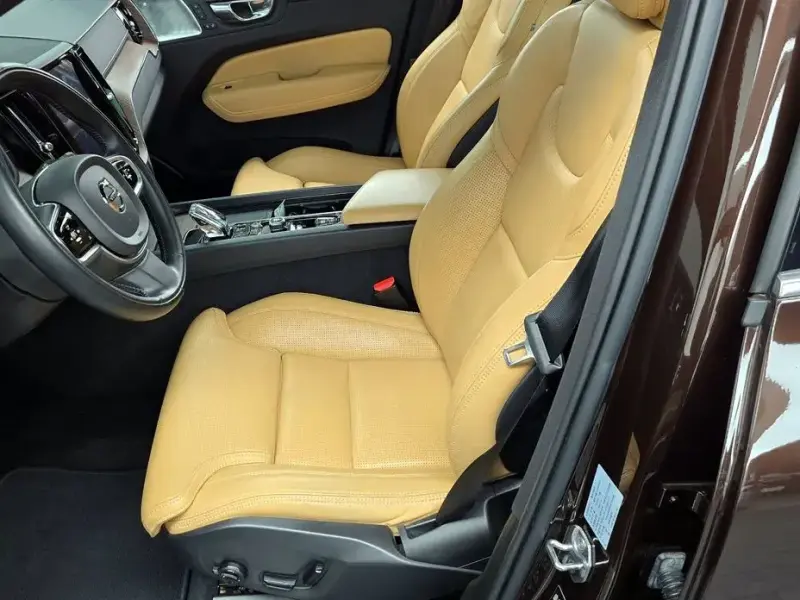 2021 Volvo XC60 с пробегом 69 667 км
