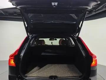 2022 Volvo XC60 с пробегом 41 178 км