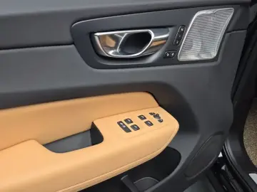 2022 Volvo XC60 с пробегом 41 178 км