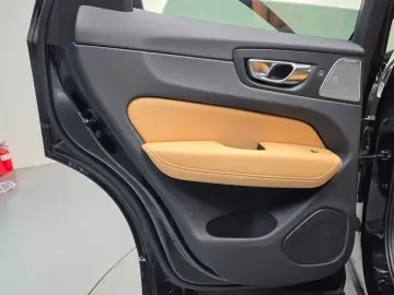 2022 Volvo XC60 с пробегом 41 178 км