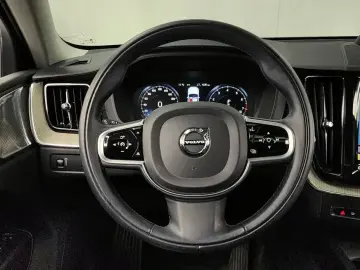 2018 Volvo XC60 с пробегом 71 059 км