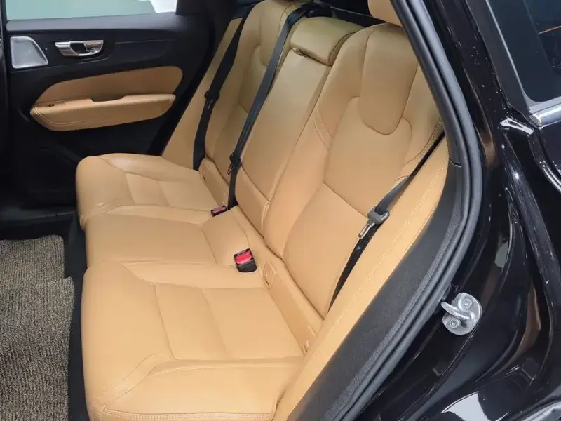 2022 Volvo XC60 с пробегом 41 178 км