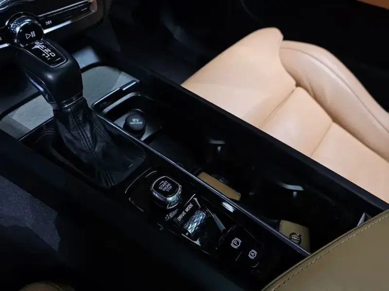 2020 Volvo XC60 с пробегом 125 226 км