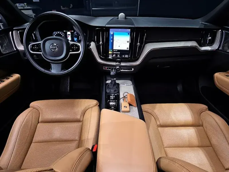 2020 Volvo XC60 с пробегом 123 203 км