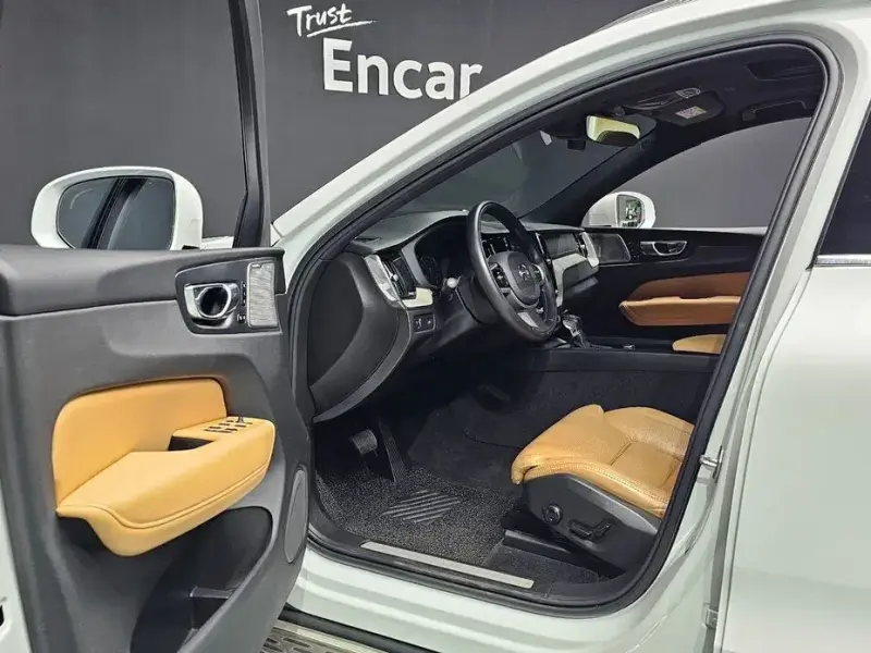 2020 Volvo XC60 с пробегом 125 226 км