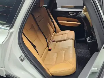 2020 Volvo XC60 с пробегом 125 226 км