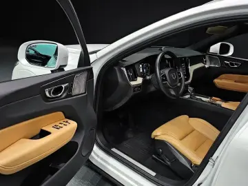 2020 Volvo XC60 с пробегом 123 203 км