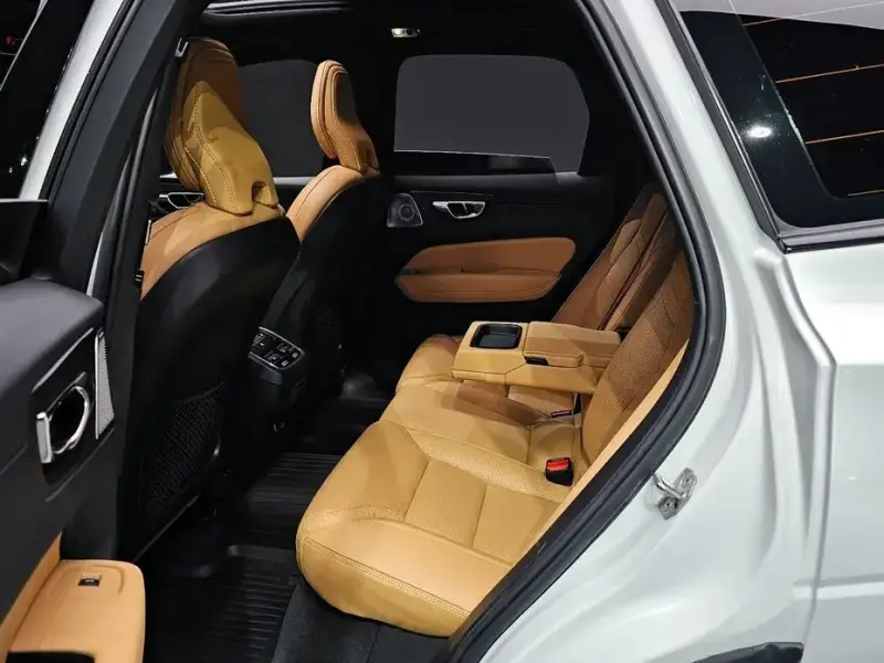 2020 Volvo XC60 с пробегом 123 203 км