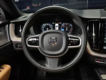 2020 Volvo XC60 с пробегом 123 203 км