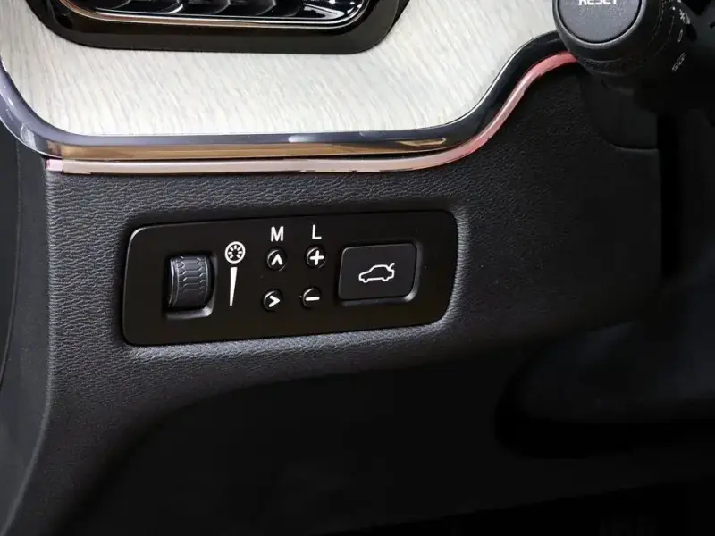 2020 Volvo XC60 с пробегом 123 203 км