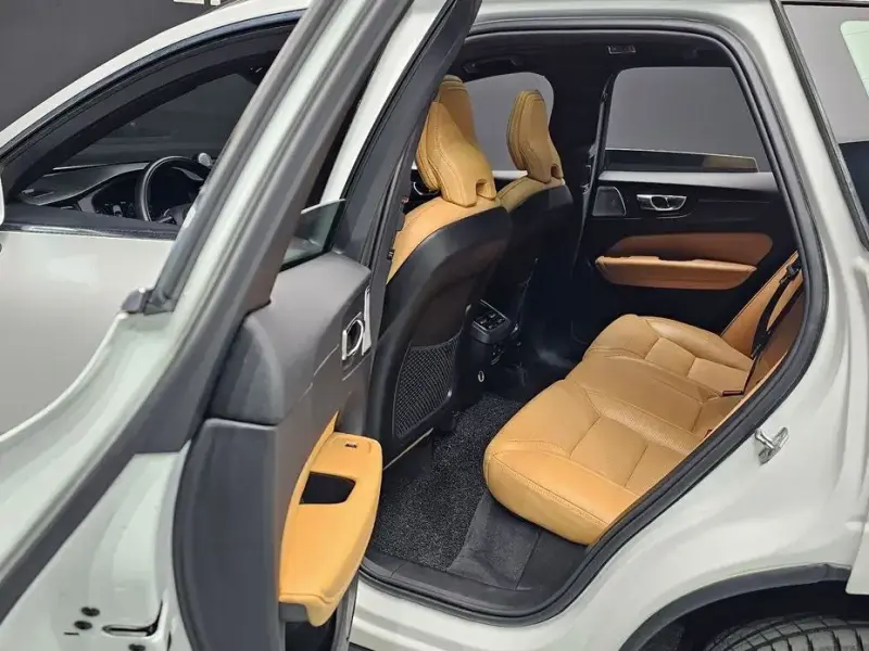 2020 Volvo XC60 с пробегом 125 226 км