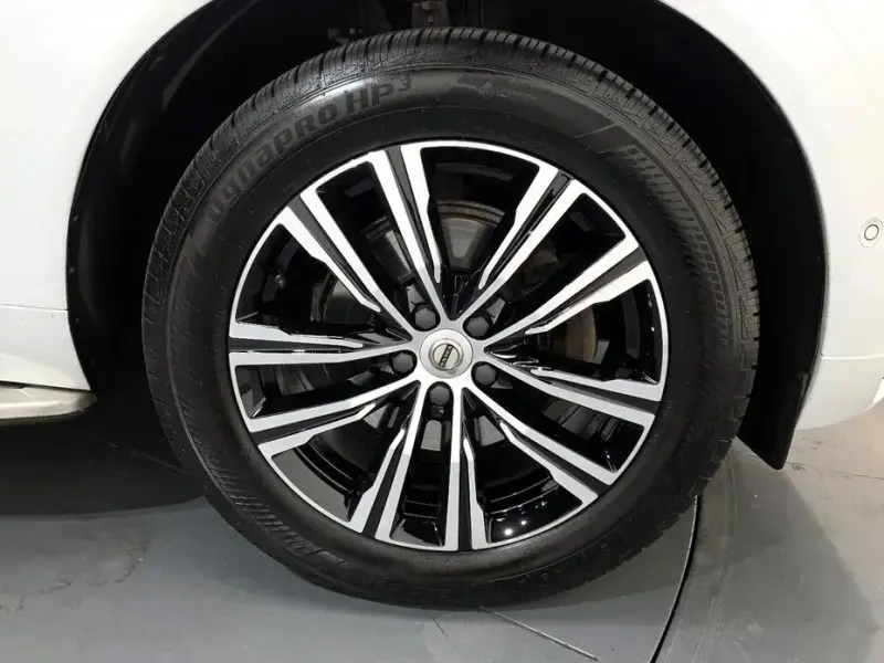 2022 Volvo XC60 с пробегом 22 102 км