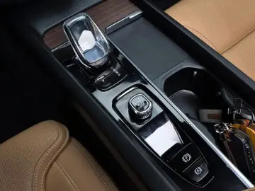 2022 Volvo XC60 с пробегом 22 102 км