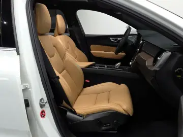 2022 Volvo XC60 с пробегом 22 102 км