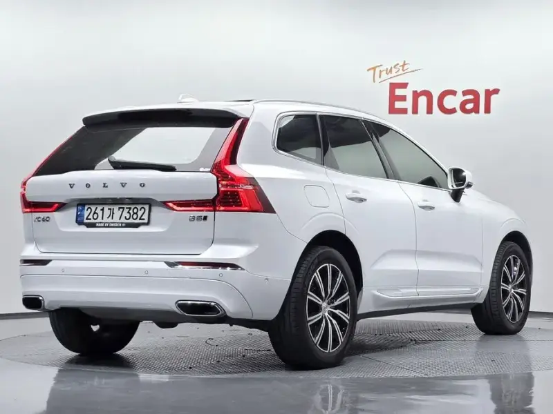 2021 Volvo XC60 с пробегом 54 506 км