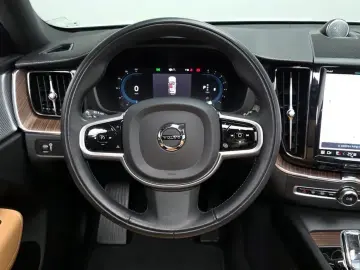 2022 Volvo XC60 с пробегом 22 102 км