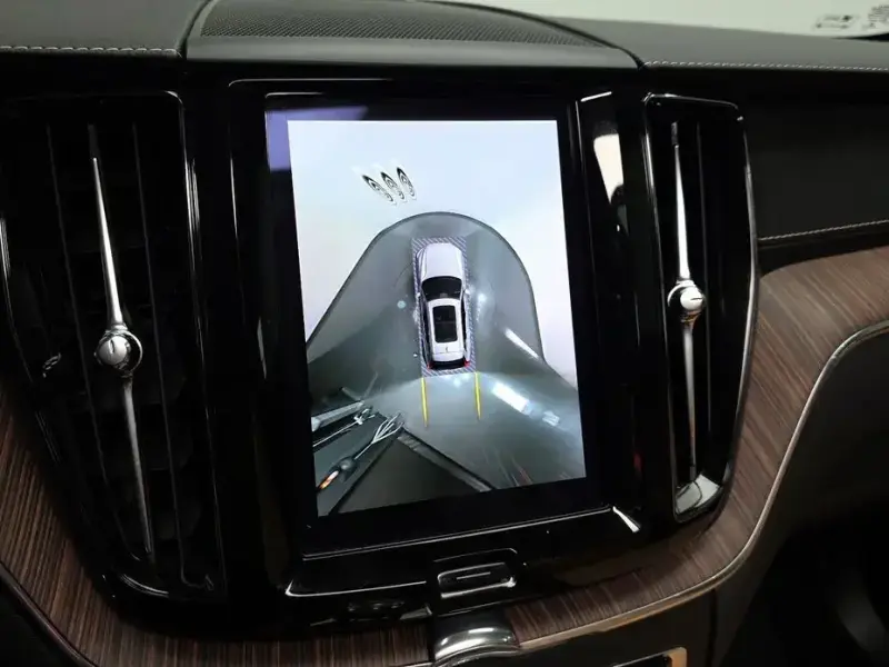 2022 Volvo XC60 с пробегом 22 102 км