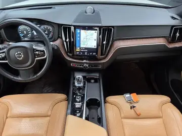 2021 Volvo XC60 с пробегом 54 506 км