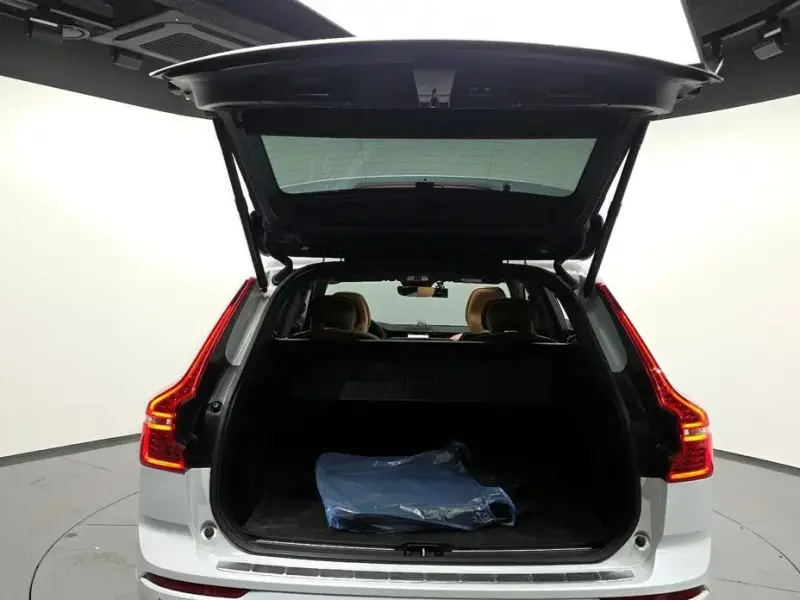 2022 Volvo XC60 с пробегом 22 102 км