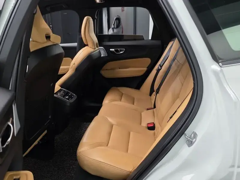 2021 Volvo XC60 с пробегом 54 506 км