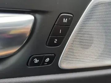 2021 Volvo XC60 с пробегом 54 506 км